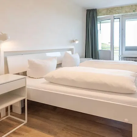 Duenenhof Zum Kronprinzen App 25 *